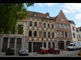 [Cliquez pour agrandir : 99 Kio] Douai - La place du Marché-au-Poisson : maisons.