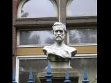 [Cliquez pour agrandir : 70 Kio] Lille - L'institut Pasteur : buste de Pasteur.