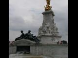 [Cliquez pour agrandir : 49 Kio] London - Buckingham Palace : the Victoria Memorial.