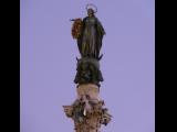 [Cliquez pour agrandir : 42 Kio] Rome - La place d'Espagne : la colonne de l'Immaculée Conception.