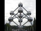 [Cliquez pour agrandir : 65 Kio] Bruxelles - L'atomium : vue générale.