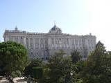 [Cliquez pour agrandir : 87 Kio] Madrid - Le Palais Royal : la façade côté jardins : vue générale.