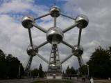 [Cliquez pour agrandir : 66 Kio] Bruxelles - L'atomium : vue générale.