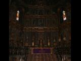 [Cliquez pour agrandir : 84 Kio] Saint-Jean-de-Luz - L'église Saint-Jean-Baptiste : le chœur et son retable.