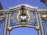 [Cliquez pour agrandir : 127 Kio] London - Buckingham Palace : the grids.