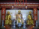 [Cliquez pour agrandir : 111 Kio] Shanghai - Le temple de Chenghuang : un des autels.