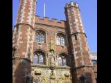 [Cliquez pour agrandir : 114 Kio] Cambridge - St John's College: the main gate.
