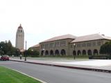 [Cliquez pour agrandir : 60 Kio] Palo Alto - Stanford University: the campus: the tower and the main building.