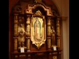 [Cliquez pour agrandir : 84 Kio] Tucson - Saint Augustine cathedral: side altar.