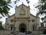 [Cliquez pour agrandir : 124 Kio] Paris - L'église Notre-Dame-du-Travail : la façade.