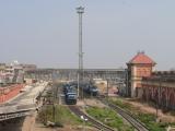 [Cliquez pour agrandir : 111 Kio] Agra - La gare d'Agra Fort : vue générale.