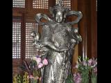 [Cliquez pour agrandir : 134 Kio] Shanghai - Le temple de Jing'An : statue.