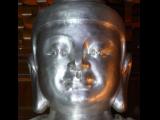 [Cliquez pour agrandir : 61 Kio] Shanghai - Le temple de Jing'An : grande statue du Bouddha : détail du visage.