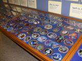 [Cliquez pour agrandir : 136 Kio] Alamogordo - The Museum of Space History: space mission badges.