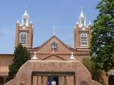 [Cliquez pour agrandir : 93 Kio] Albuquerque - The church of San Felipe de Neri: front view.