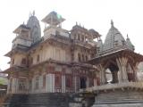 [Cliquez pour agrandir : 107 Kio] Jaipur - Le temple Shiromani.