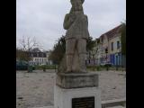 [Cliquez pour agrandir : 74 Kio] Amiens - Le quartier Saint-Leu : la statue de Lafleur.