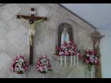 [Cliquez pour agrandir : 107 Kio] Caduaño - L'église Notre-Dame-de-Fatima : crucifix et statue de la Vierge.