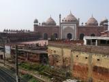 [Cliquez pour agrandir : 142 Kio] Agra - La mosquée Jama Masjid : vue générale.