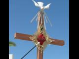 [Cliquez pour agrandir : 44 Kio] Tucson - Saint-John-the-Evangelist's church: the Cross of the Sacred Heart and Holy Spirit.
