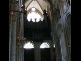 [Cliquez pour agrandir : 77 Kio] Toulouse - La basilique Saint-Sernin : l'entrée de l'église et l'orgue.