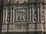 [Cliquez pour agrandir : 167 Kio] Mexico - La basilique ancienne Notre-Dame-de-Guadalupe : la façade : détail.