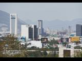[Cliquez pour agrandir : 111 Kio] Monterrey - La ville vue de l'église Cristo de la Montaña.
