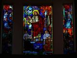 [Cliquez pour agrandir : 99 Kio] Rio de Janeiro - L'église Saint-Jude-Thaddée : vitrail représentant le Christ en gloire.