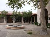 [Cliquez pour agrandir : 121 Kio] Tucson - Saint-Thomas-the-Apostle's church: the patio.