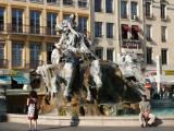 [Cliquez pour agrandir : 132 Kio] Lyon - La fontaine Bartholdi.