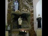 [Cliquez pour agrandir : 87 Kio] San Francisco - Saint Charles-Borromee's church: statue of Our Lady of Lourdes.