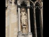 [Cliquez pour agrandir : 100 Kio] Reims - La cathédrale Notre-Dame : statue de la façade.