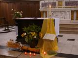 [Cliquez pour agrandir : 81 Kio] Arras - L'évêché : l'autel de la chapelle.