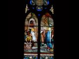 [Cliquez pour agrandir : 83 Kio] Biarritz - L'église Sainte-Eugénie : vitrail représentant Jésus au temple.