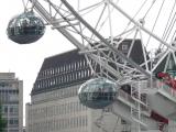 [Cliquez pour agrandir : 99 Kio] London - The London Eye : detail of the capsules.