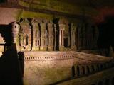[Cliquez pour agrandir : 95 Kio] Paris - Les catacombes : sculpture de Port-Mahon.
