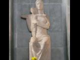 [Cliquez pour agrandir : 70 Kio] Rio de Janeiro - La cathédrale Saint-Sébastien : statue de la Vierge Marie et l'Enfant Jésus.