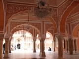 [Cliquez pour agrandir : 140 Kio] Jaipur - Le palais de la cité.