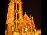 [Cliquez pour agrandir : 79 Kio] Pontoise - La cathédrale Saint-Maclou, de nuit.
