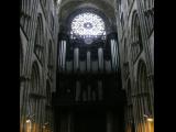 [Cliquez pour agrandir : 93 Kio] Rouen - La cathédrale Notre-Dame : l'entrée et l'orgue.
