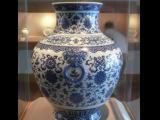 [Cliquez pour agrandir : 80 Kio] Suzhou - Le musée : vase de la dynastie Qing (1736-1795).