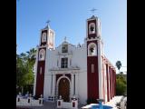 [Cliquez pour agrandir : 105 Kio] Santiago - La mission Santiago de Los Coras : la façade.