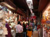 [Cliquez pour agrandir : 155 Kio] Jaipur - Ruelle d'un bazar.