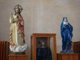 [Cliquez pour agrandir : 61 Kio] Monterrey - La basilique Notre-Dame-de-Guadalupe : l'église ancienne : statues du Sacré-Cœur de Jésus, de sa Passion et de la Vierge Marie.