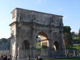 [Cliquez pour agrandir : 87 Kio] Rome - L'arc de Constantin : vue générale.