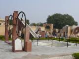 [Cliquez pour agrandir : 115 Kio] Jaipur - L'observatoire Jantar Mantar : instrument de mesure de la position des objets célestes.