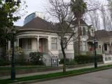 [Cliquez pour agrandir : 138 Kio] Oakland - Preservation Park: Bauske House and Standeford House.