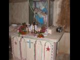 [Cliquez pour agrandir : 121 Kio] Ekamba-Damgara-Bartoli - L'église du Sacré-Cœur : autel.