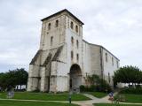 [Cliquez pour agrandir : 111 Kio] Saint-Pée-sur-Nivelle - L'église Saint-Pierre : vue générale.