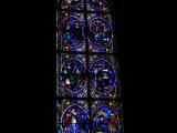 [Cliquez pour agrandir : 86 Kio] Noyon - La cathédrale : la chapelle de la Vierge : vitrail.